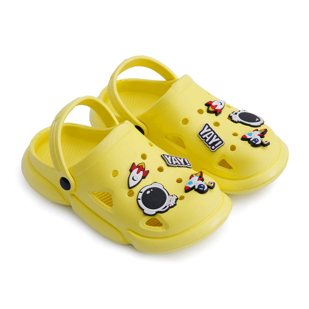 BOYS CLOGS